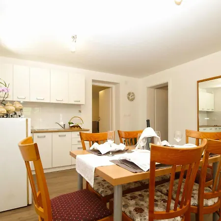 1936 Apartman